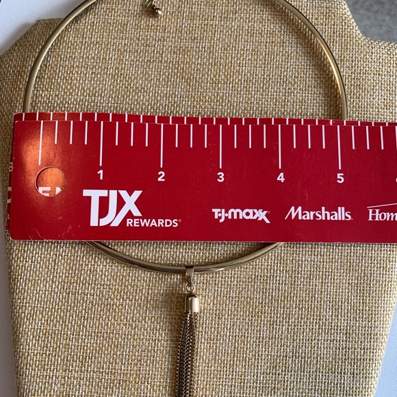 Super long tassel choker. Real Housewives vibe. Gold tone. Good condition. - Picture 3 of 9